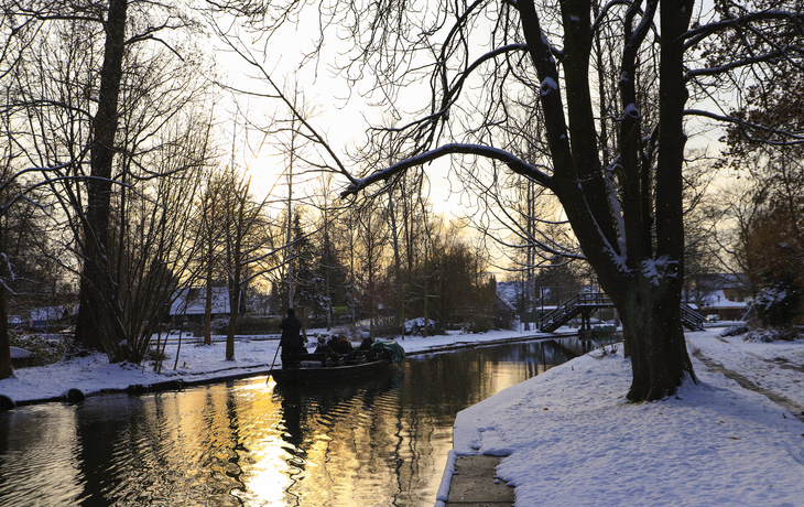 Bootfahren im Spreewald im Winter