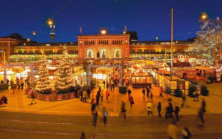 Weihnachtsmarkt am Hauptbahnhof in Hannover